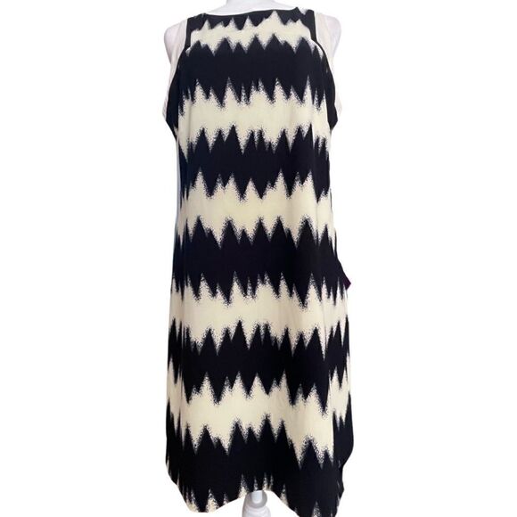 Lucy Paris Sleeveless Chevronish Concealed Back Zip Dress - Picture 2 of 9